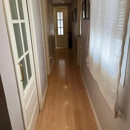 Plaza Parking Free Apartment