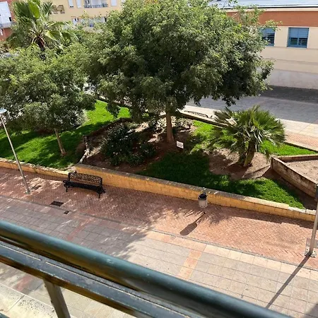 Plaza Parking Free Apartment *